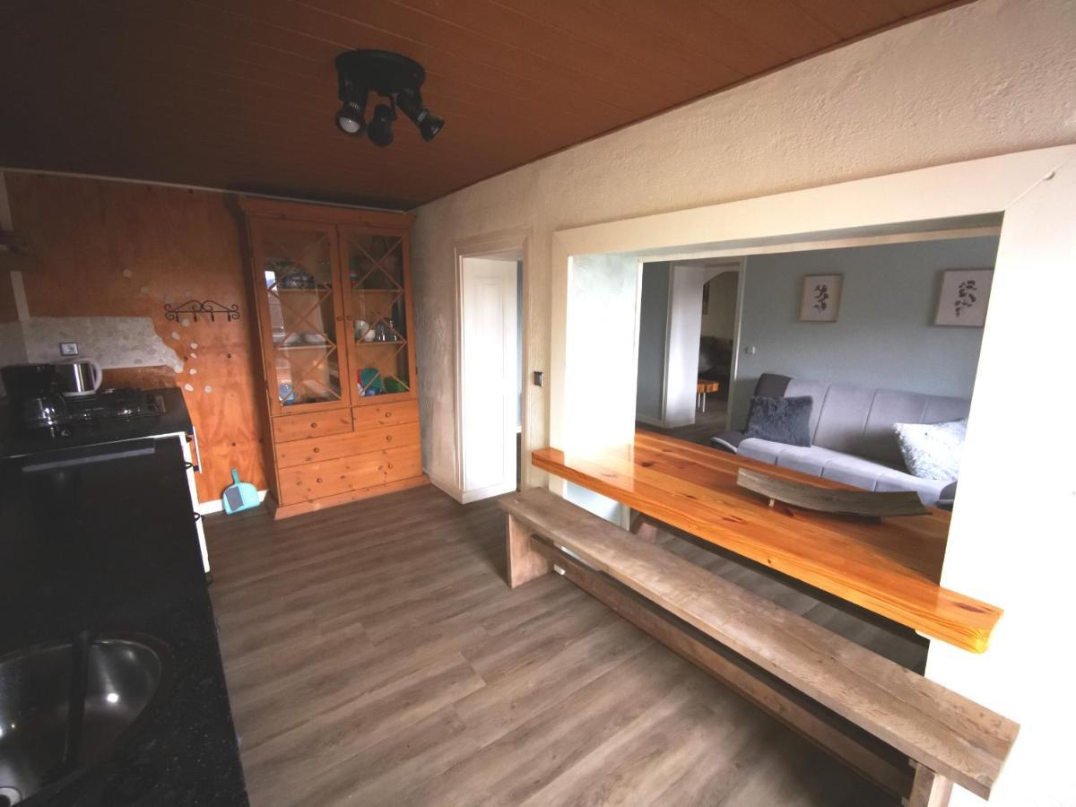 Mooi Ruim Appartement In Antieke Stadsboerderij Schönecken Eksteriør bilde